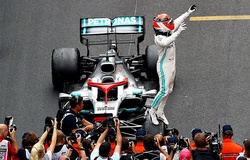 Lewis Hamilton vô địch Monaco Grand Prix bất chấp sai lầm của ban huấn luyện Mercedes