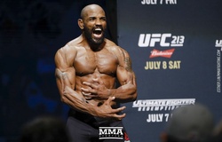 "Chiến binh của Chúa" Yoel Romero cả đời thi đấu không bằng một đêm thắng kiện