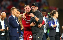 Xúc động với khoảnh khắc ăn mừng và lời chia sẻ của HLV Klopp cùng đội trưởng Henderson sau khi lên ngôi vương