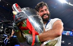 HLV thủ môn Liverpool nói về cách Alisson “hoàn phí chuyển nhượng” cho CLB
