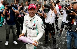 Mercedes chuẩn bị chắp thêm "cánh" cho Lewis Hamilton