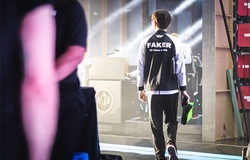 Yasuo của Faker tỏa sáng, SKT vẫn lún sâu vào khủng hoảng!