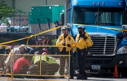 Nổ súng trong buổi diễu hành ăn mừng vô địch của Toronto Raptors khiến 4 người bị thương