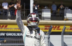 Hamilton hóa ra cũng hài hước khi troll Vettel