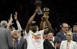 Chủ tịch Toronto Raptors báo tin mừng về thương vụ Kawhi Leonard