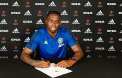 Tin chuyển nhượng tối 29/6: MU công bố hợp đồng bom tấn