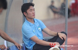 Chưa có dịp “ra mắt” HAGL, Xuân Trường thơ thẩn nhìn đồng đội “chiến" Quảng Nam