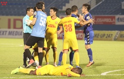 Trọng tài ở V.League gây tranh cãi: Không mới nhưng cứ phải nhắc lại!