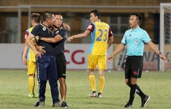 Phản ứng gay gắt trọng tài, Hà Nội FC sẽ bị “mất tướng” khi tiếp HAGL?