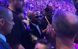 Floyd Mayweather phản ứng thế nào trước chiến thắng của Manny Pacquiao?