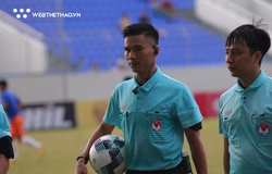 HLV Huỳnh Đức: Trọng tài cứ nhìn ở ngoài sân, gây ức chế cầu thủ