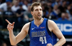 Dirk Nowitzki vẫn muốn thi đấu NBA, nhưng chân của anh thì nói rằng "không"