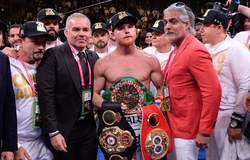 Thỏa thuận thất bại, Canelo Alvarez bị tước đai IBF