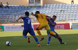 HLV Vũ Hồng Việt nói lời bất ngờ về chiếc thẻ đỏ của Rimario