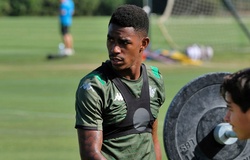 Chuyển nhượng Barca 4/8: Junior Firpo đến Barca kiểm tra y tế