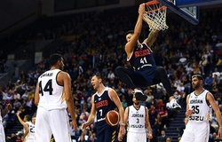 ĐT Nga thắng cách biệt 40 điểm trước đội bóng cũ của HLV Thang Long Warriors