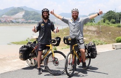 Đạp xe xuyên lục địa gây quỹ hỗ trợ trẻ em cùng ChildFund Pass It Back