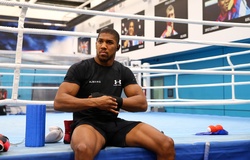 Anthony Joshua giảm hẳn cơ bắp trong quá trình chuẩn bị cho trận tái đấu