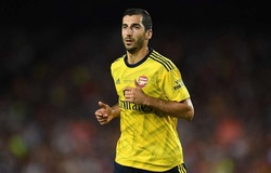 CĐV Arsenal "chê" Mkhitaryan thua cả HLV Steve Bruce của Newcastle