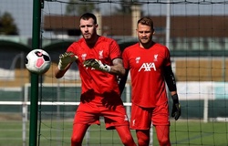 Tin bóng đá 12/8: Liverpool ký hợp đồng với thủ môn để giải quyết khủng hoảng