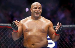 Daniel Cormier "Tôi sống ngay tại đây và ngay lúc này"