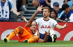 Công nghệ VAR lại gây tranh cãi khi từ chối phạt đền cho Man City và Tottenham