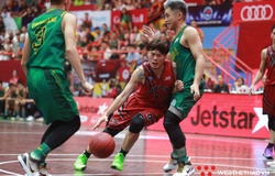 Hồng Gia Lân nói gì sau 2 cú Buzzer Beater náo loạn NTĐ Tây Hồ?