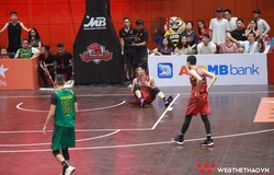 Nhìn lại tình huống gây tranh cãi giữa DeAngelo Hamilton và Hưng "Bún"