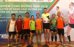 Chuyên gia ngoại cao trên 2m huấn luyện chạy đường dài tại VPBank Hanoi Marathon