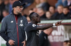 HLV Klopp khuyên Salah thi đấu như thế nào sau mâu thuẫn với Mane?