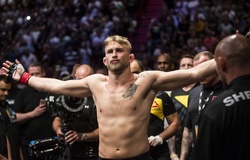 Alexander Gustafsson cân nhắc chuyện trở về UFC