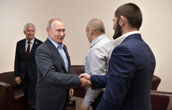 Tổng thống Putin đích thân chúc mừng chiến thắng của Khabib