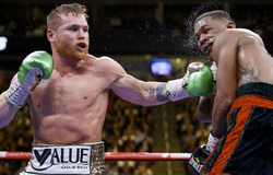 Nhà vô địch nhượng quyền Canelo Alvarez là ai?