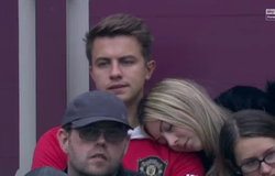 MU đá tẻ nhạt đến mức CĐV... ngủ say trên khán đài