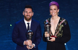 Ronaldo làm gì khi Messi nhận giải FIFA The Best 2019?