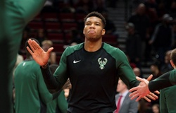 Milwaukee Bucks bị phạt tiền vì hứa ký Supermax với Giannis Antetokounmpo