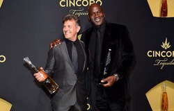 Michael Jordan hợp tác với chủ tịch Los Angeles Lakers ra mắt rượu tequila