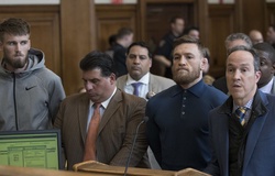 Conor McGregor có thể lĩnh án tù 6 tháng vì tấn công người trong quán bar
