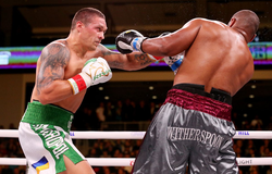 Oleksandr Usyk debut thành công ở hạng nặng