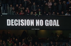 Liverpool chia điểm với MU vì 2 quyết định VAR gây tranh cãi