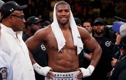 Bác sĩ nài nỉ Anthony Joshua dùng bảo hộ hàm công nghệ cao