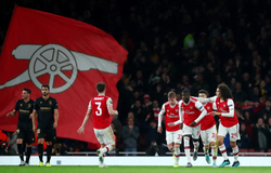 CĐV Arsenal tiếp tục chống lại Emery sau màn trình diễn phòng thủ tệ hại