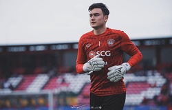 Để thủng lưới 42 bàn, Đặng Văn Lâm vẫn “vô đối” ở Thái Lan