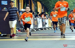 Những runner nhí khuấy động Longbien Marathon 2019