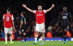 Người hâm mộ Arsenal đồng loạt công kích Emery sau khi hòa Crystal Palace