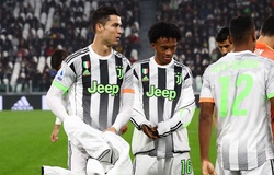 Ronaldo và các cầu thủ Juventus cực "cool ngầu" trong bộ trang phục adidas x Palace