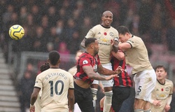 CĐV MU nổi giận khi Solskjaer chọn Young thay Williams trước Bournemouth