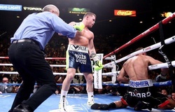 Saul “Canelo” Alvarez hạ gục Kovalev, trở thành nhà vô địch 4 hạng cân