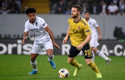 Thủng lưới phút bù giờ, Arsenal đánh rơi chiến thắng trước Vitoria Guimaraes