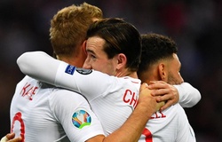 CĐV Chelsea phát cuồng vì hậu vệ lập hat-trick kiến tạo cho tuyển Anh